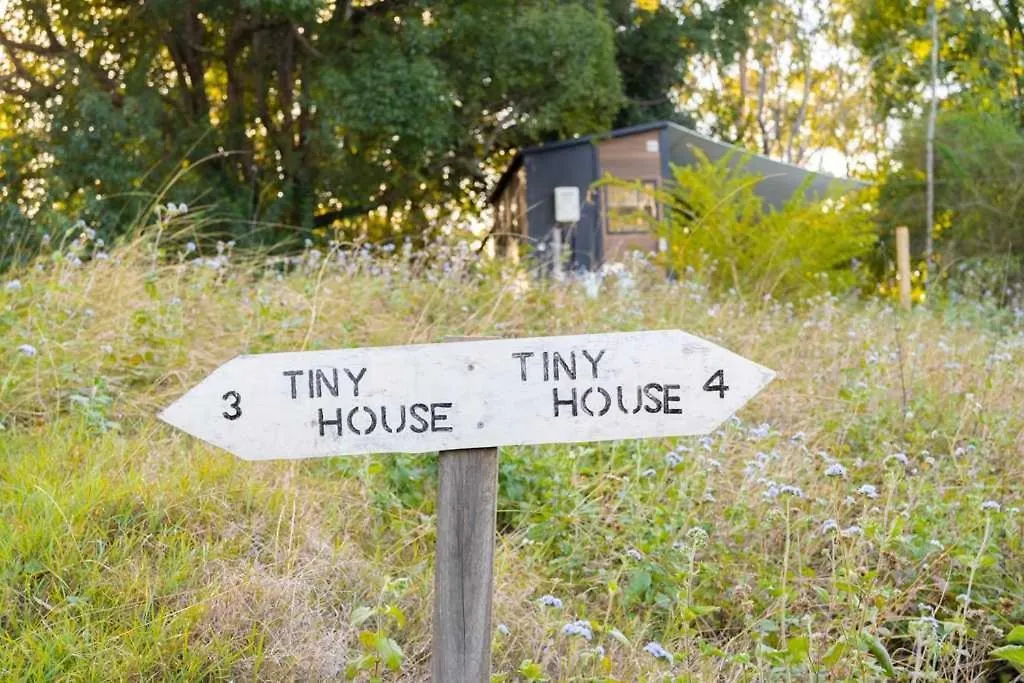 PerwillowenHill Creek Tiny House 3 By Tiny Away别墅