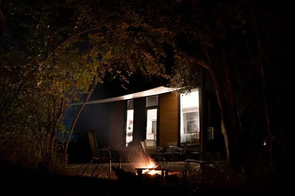 PerwillowenHill Creek Tiny House 3 By Tiny Away别墅 度假居